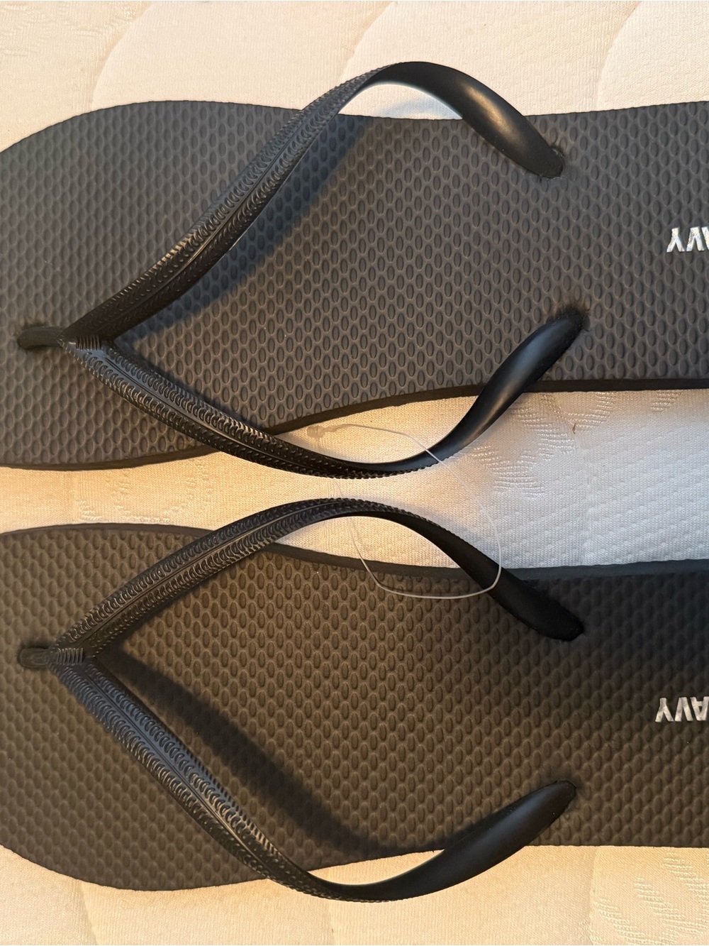 Old Navy Classic Flip Flop Sandals (8 pairs)